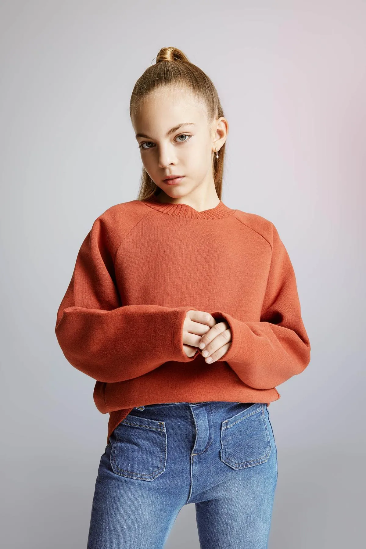 DeFacto  Weiches, pelziges Oversize-Sweatshirt mit Rundhalsausschnitt für Mädchen - B1976a823au
