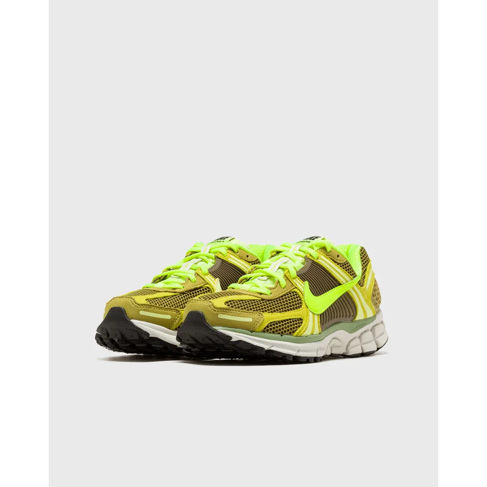 Nike WMNS Zoom Vomero 5 FJ4738-300 / grün