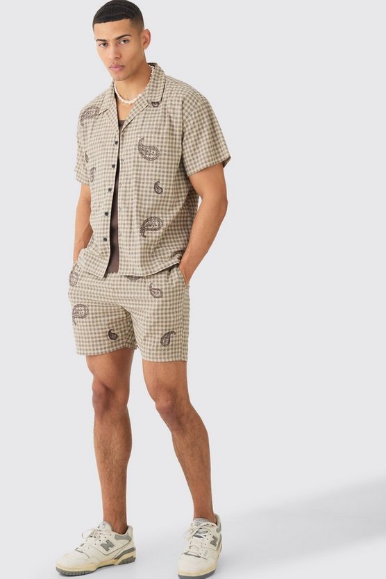 Kastiges kariertes Hemd und Shorts mit Paisley-Stickerei