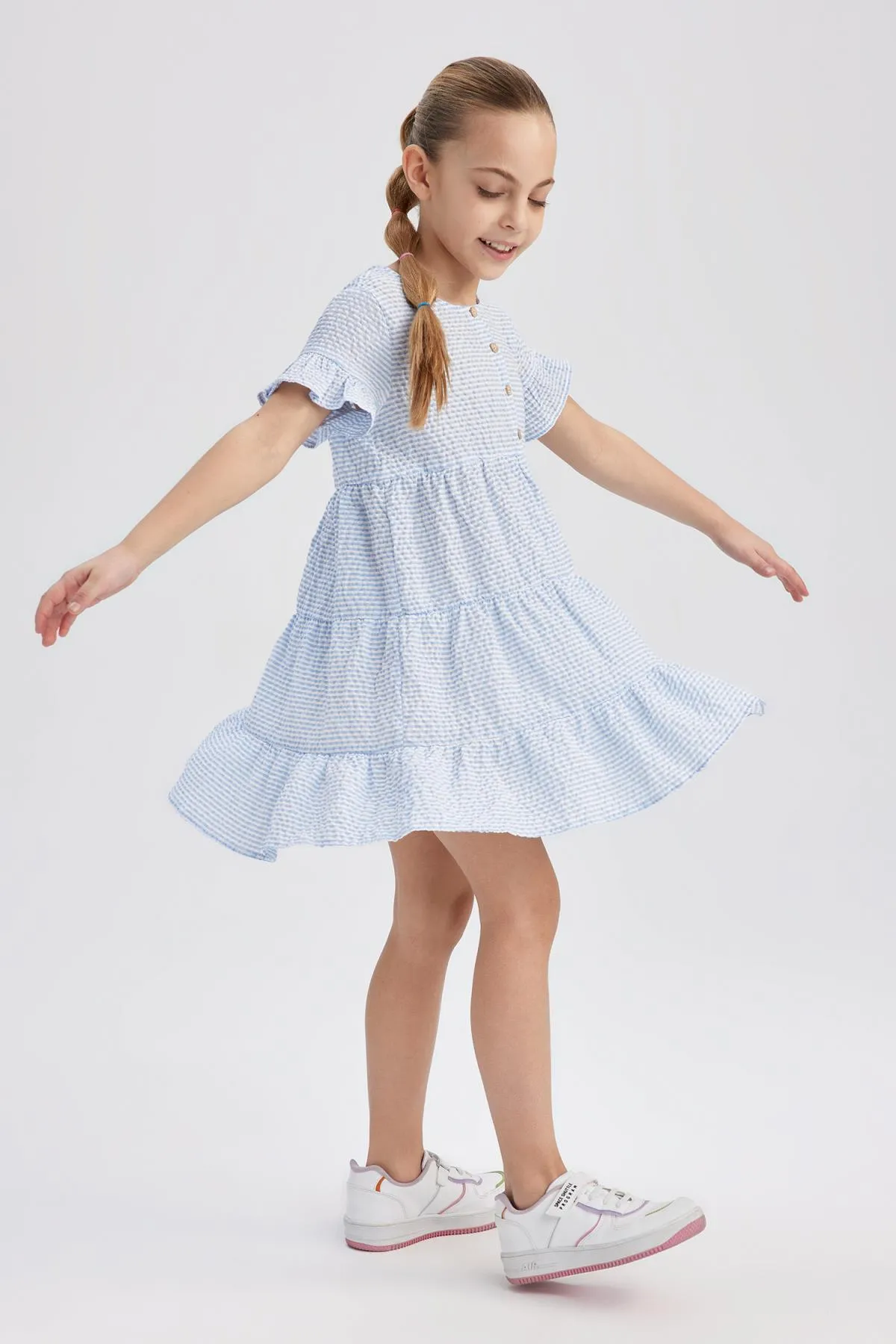 DeFacto  Gestepptes, kurzärmliges Schwungradkleid für Babys, Mädchen, Tyc00719856892