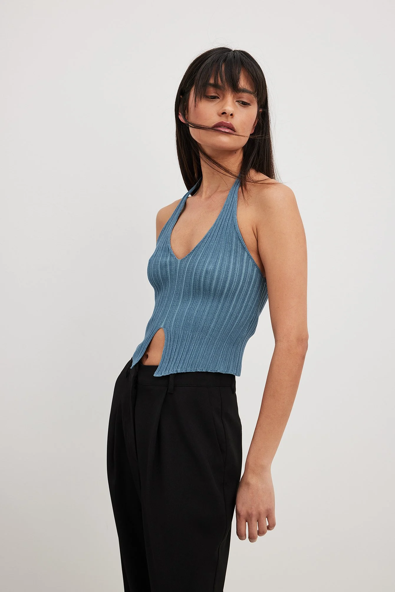 Geripptes Neckholder-Top