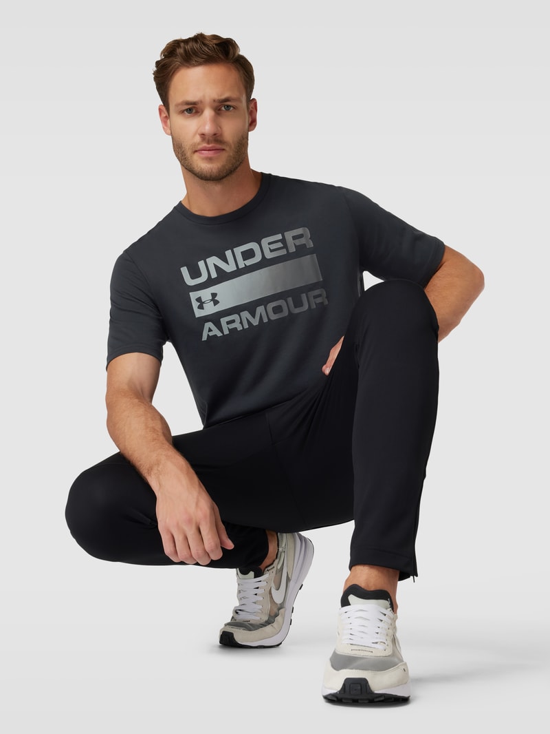 T-Shirt mit Label-Print in schwarz