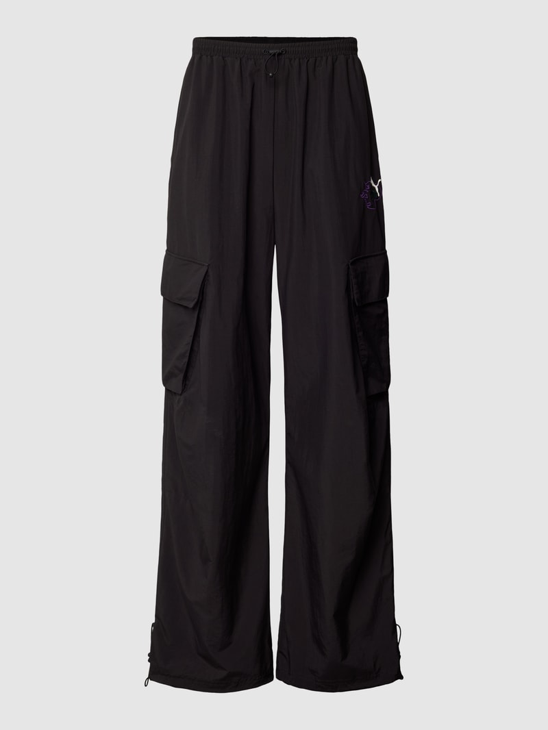 Cargohose mit Eingrifftaschen - PUMA X P&C* in schwarz