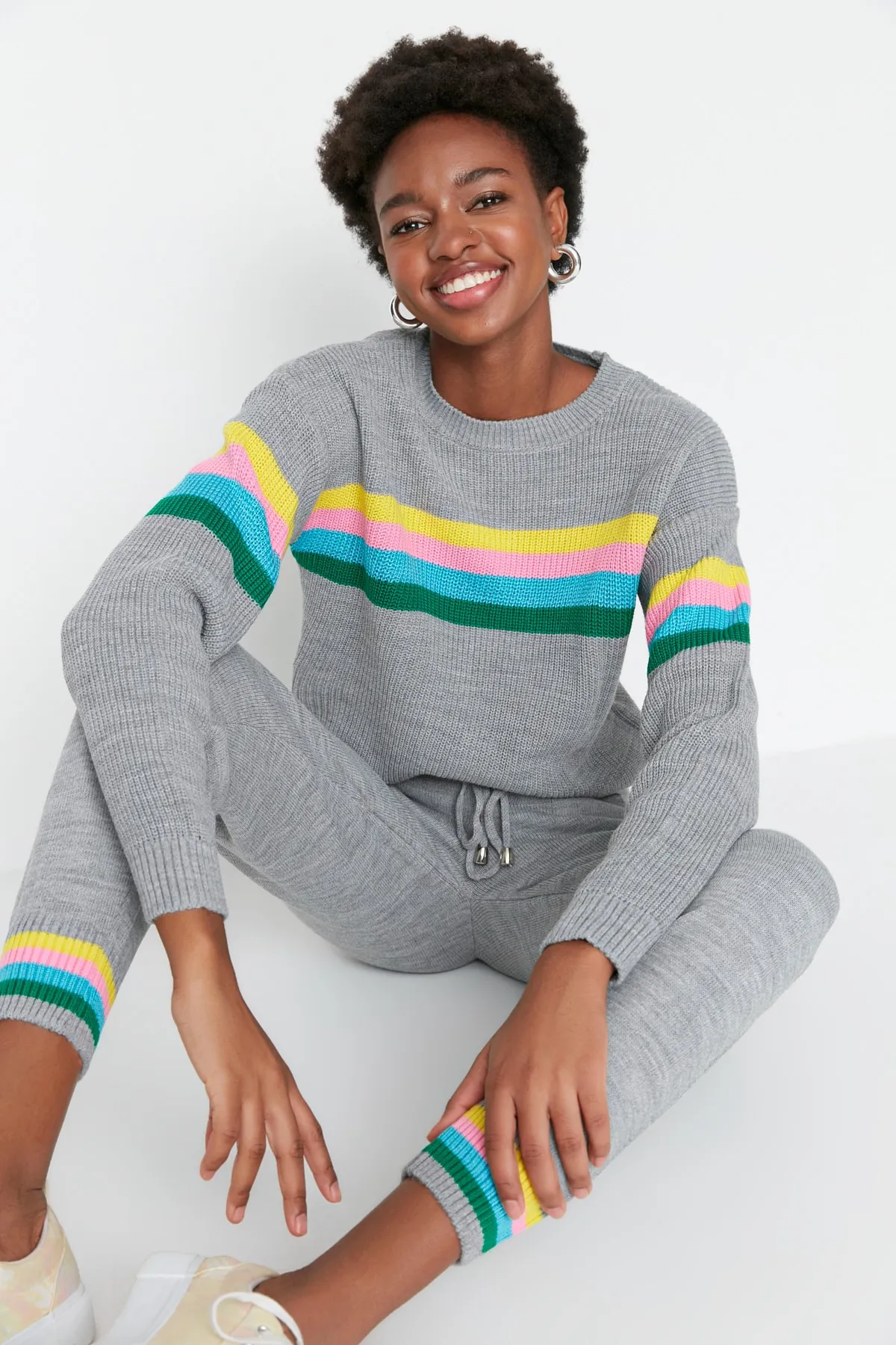 Trendyol Collection  Grau gestreiftes 2-teiliges Strickoberteil-Set TWOAW21AU0041