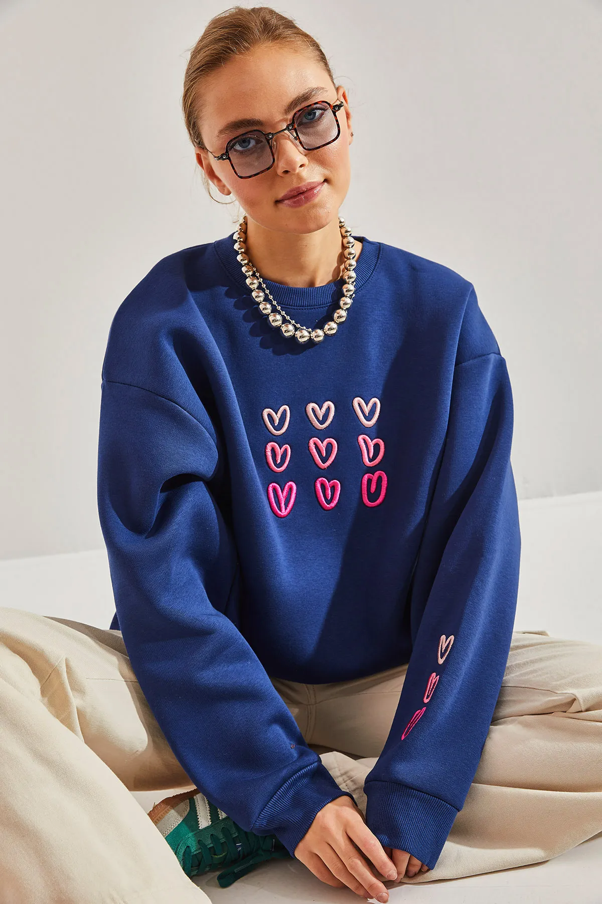 Bianco Lucci  Damen-Sweatshirt mit dreifädigem Raised Heart-Print