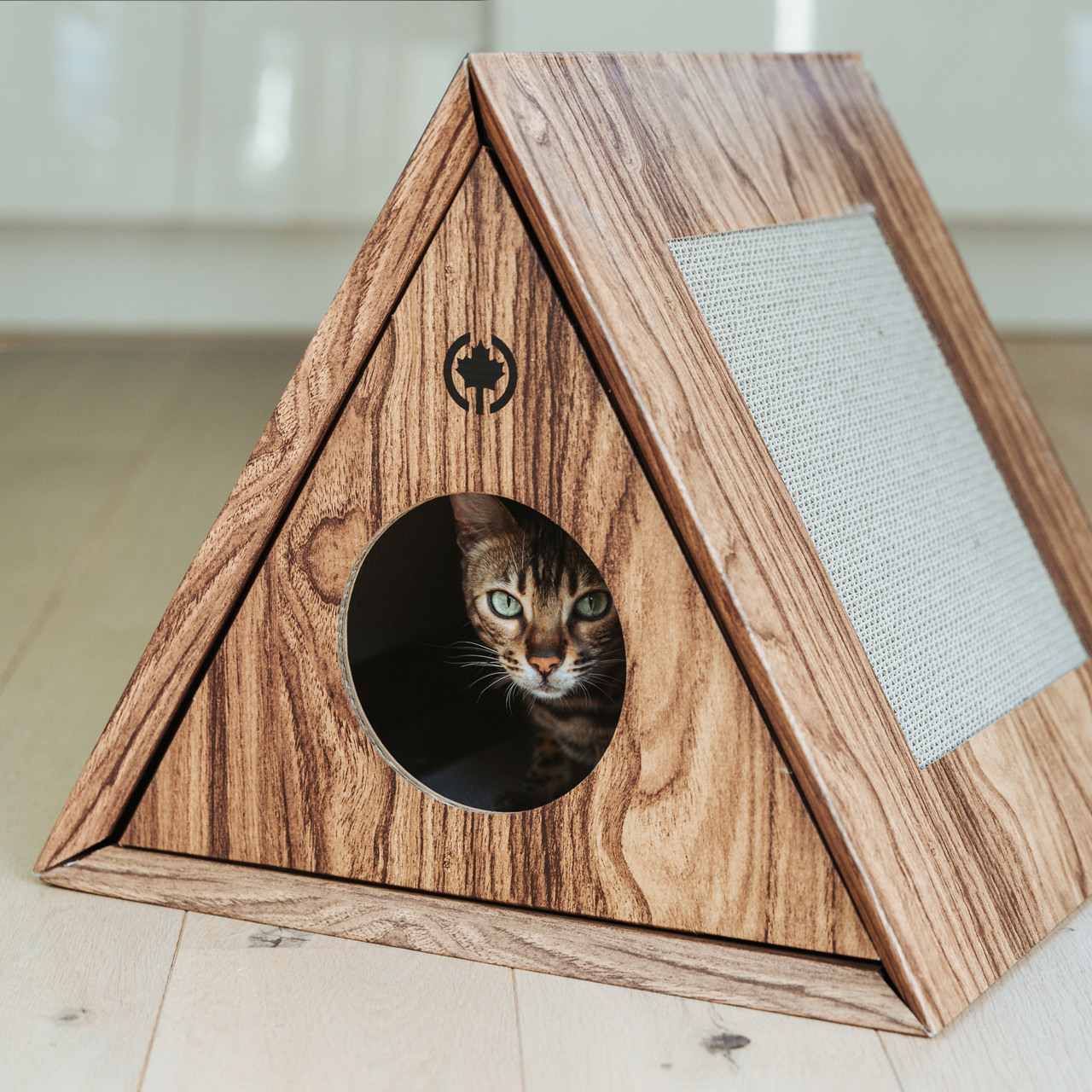 Canadian Cat Katzenhöhlen Canadian Cat Company Höhle Triangle House braun