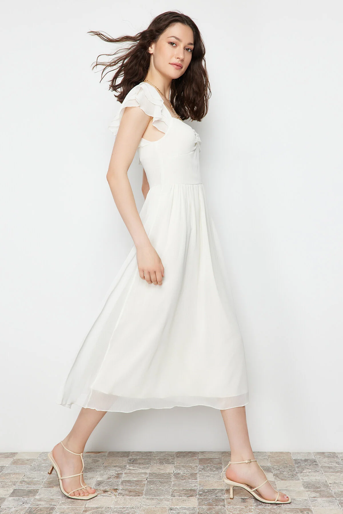 Trendyol Collection  Ecru gewebtes Midikleid TWOSS24EL00541