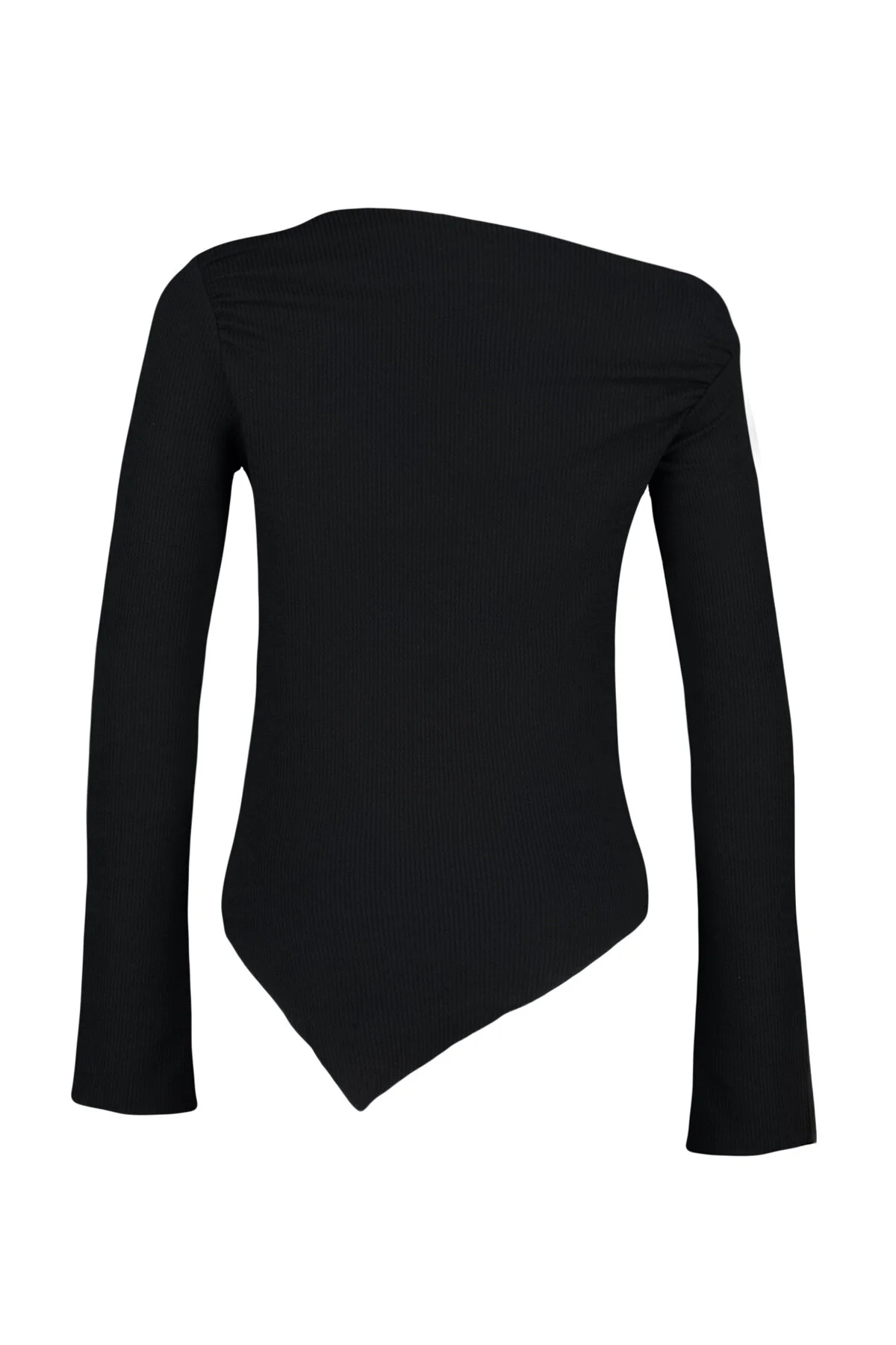 Trendyol Collection  Schwarze, drapierte, asymmetrische Strickbluse mit U-Boot-Ausschnitt TWOAW24BZ00393