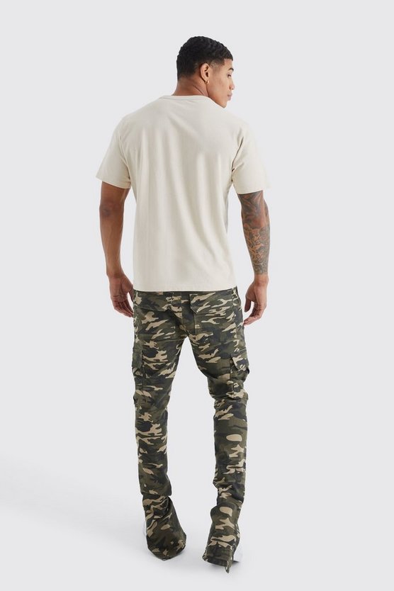 Skinny Camouflage Cargo-Hose mit geteiltem Saum