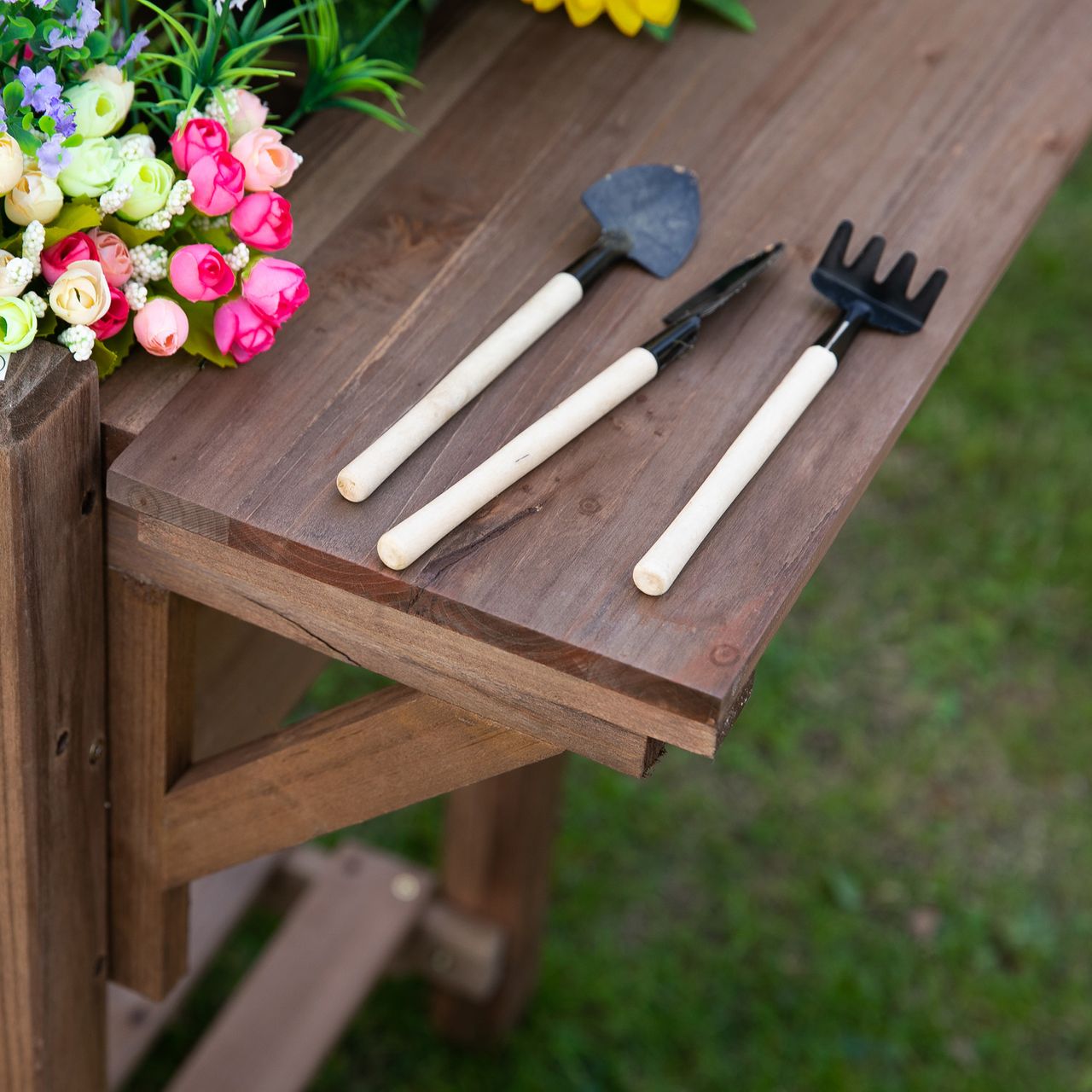 Outsunny Hochbeet Pflanzkasten mit 8 geteilten Gittern faltbare Ablage Blumenkasten Blumentopf Kräuterbeet Massivholz Braun 123 x 54 x 74 cm