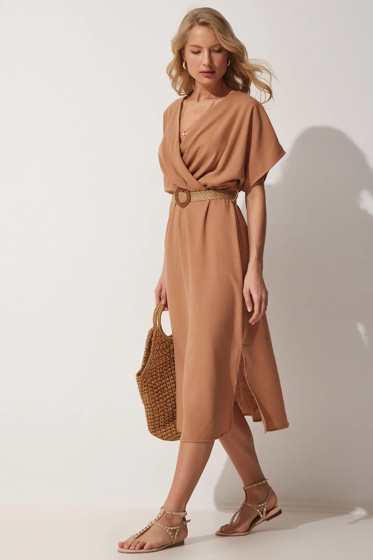 Happiness İstanbul  Sommer-Ayrobin-Kleid für Damen mit Biskuitstrohgürtel und Gürtel ZH00022