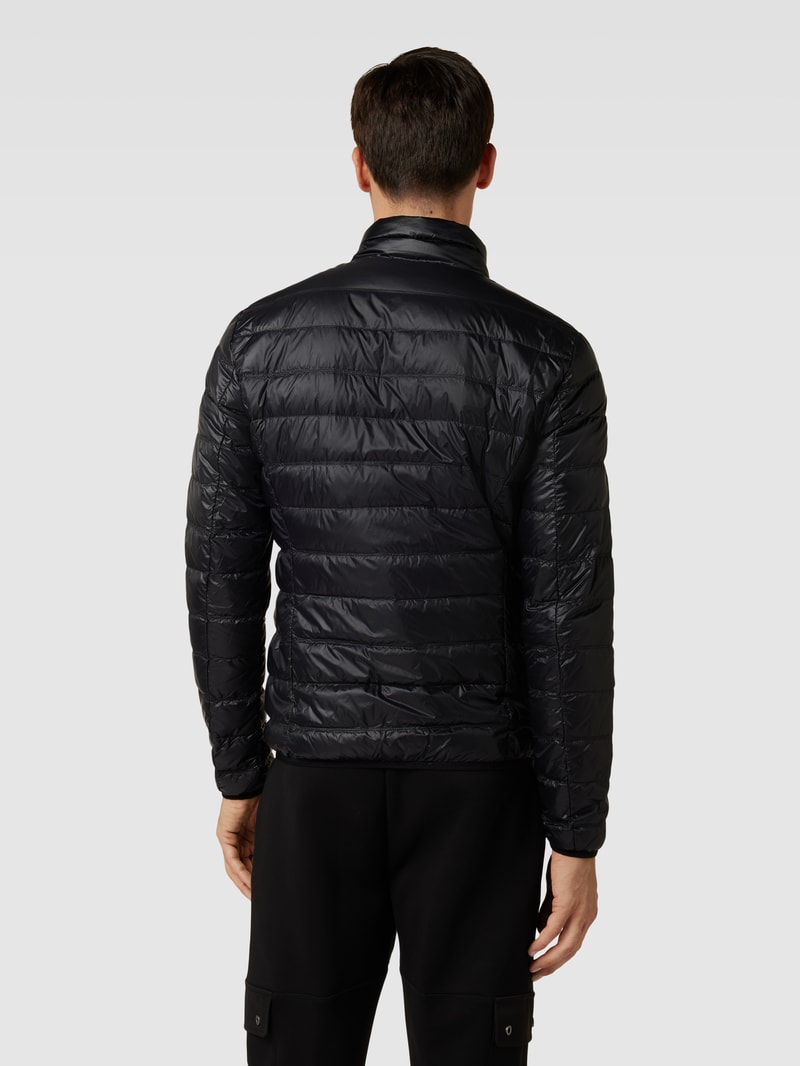 Steppjacke mit Reißverschluss in schwarz