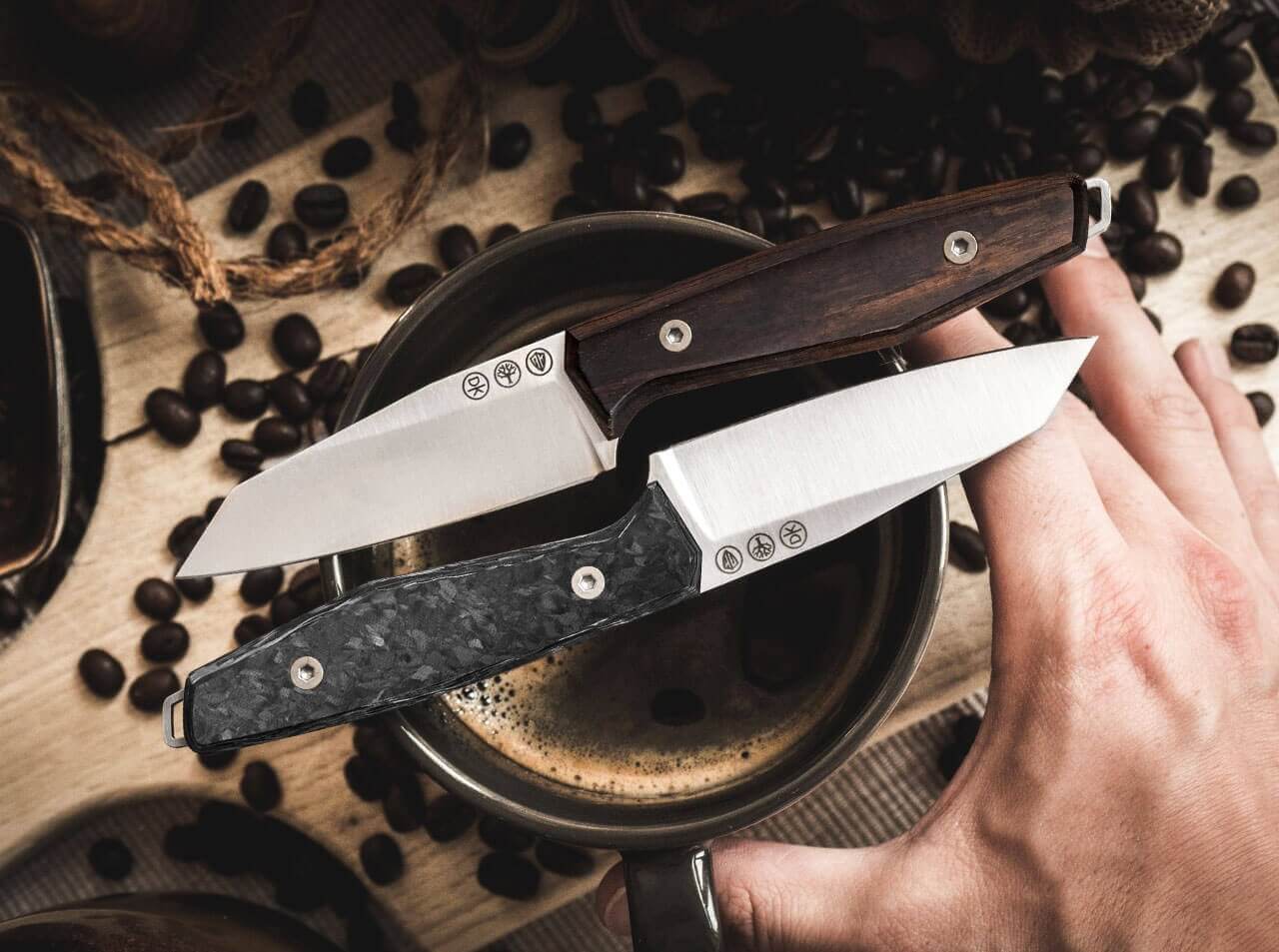 Daily Knives AK1 Reverse Tanto CF