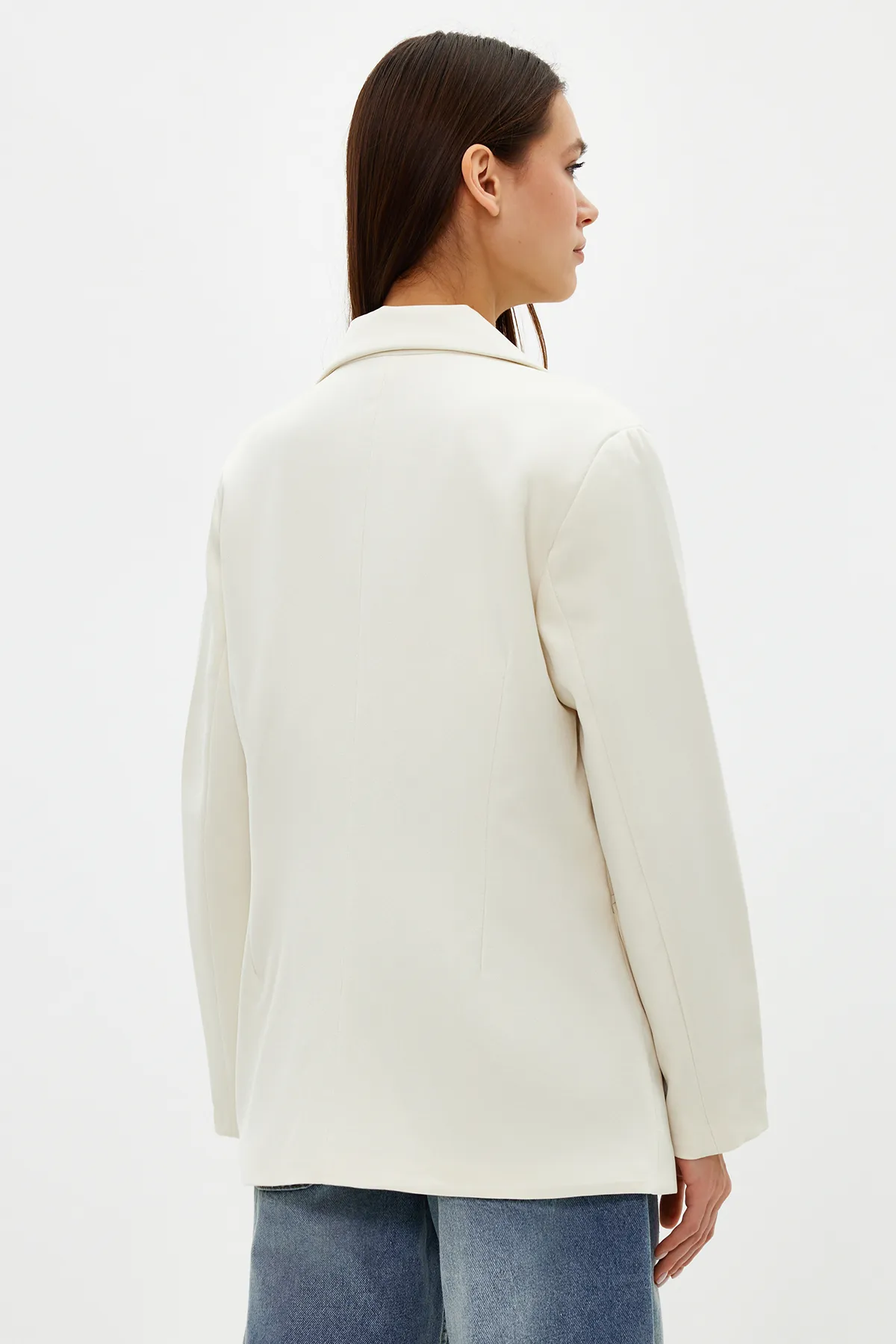 Trendyol Collection  Weiße, übergroße, gefütterte, gewebte Blazerjacke TWOSS22CE0077