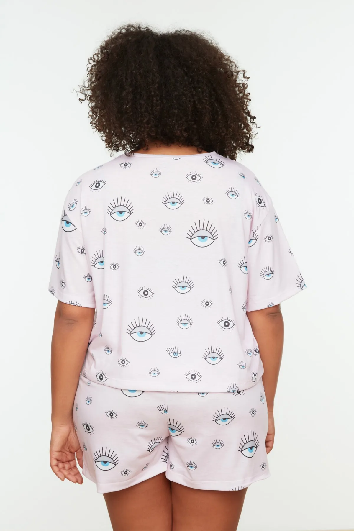 Trendyol Curve  Puderfarbenes, gemustertes Pyjama-Set aus Strick TBBSS22PT0233