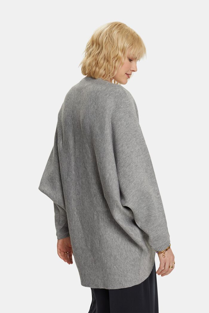Recycelt: Cardigan mit Fledermausärmeln
