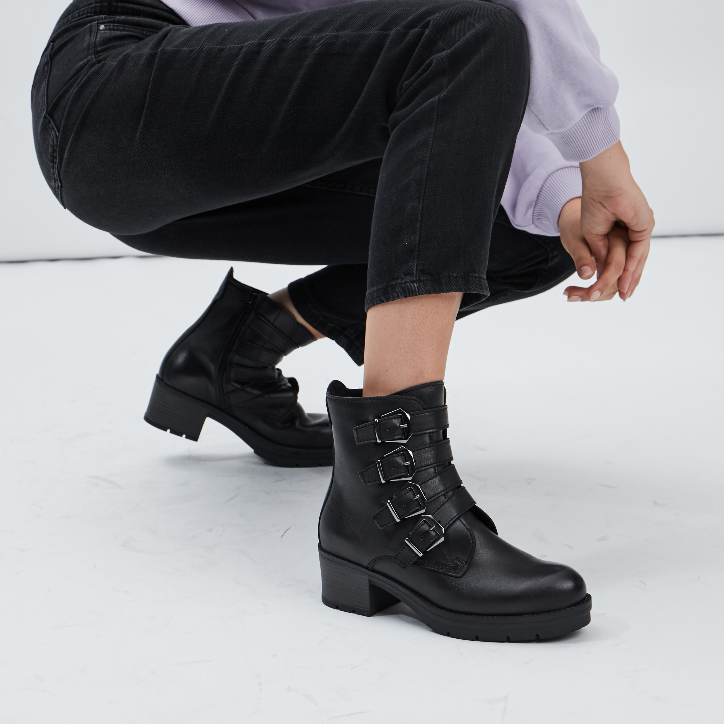 Bottines avec boucles en cuir noir femme | La Halle