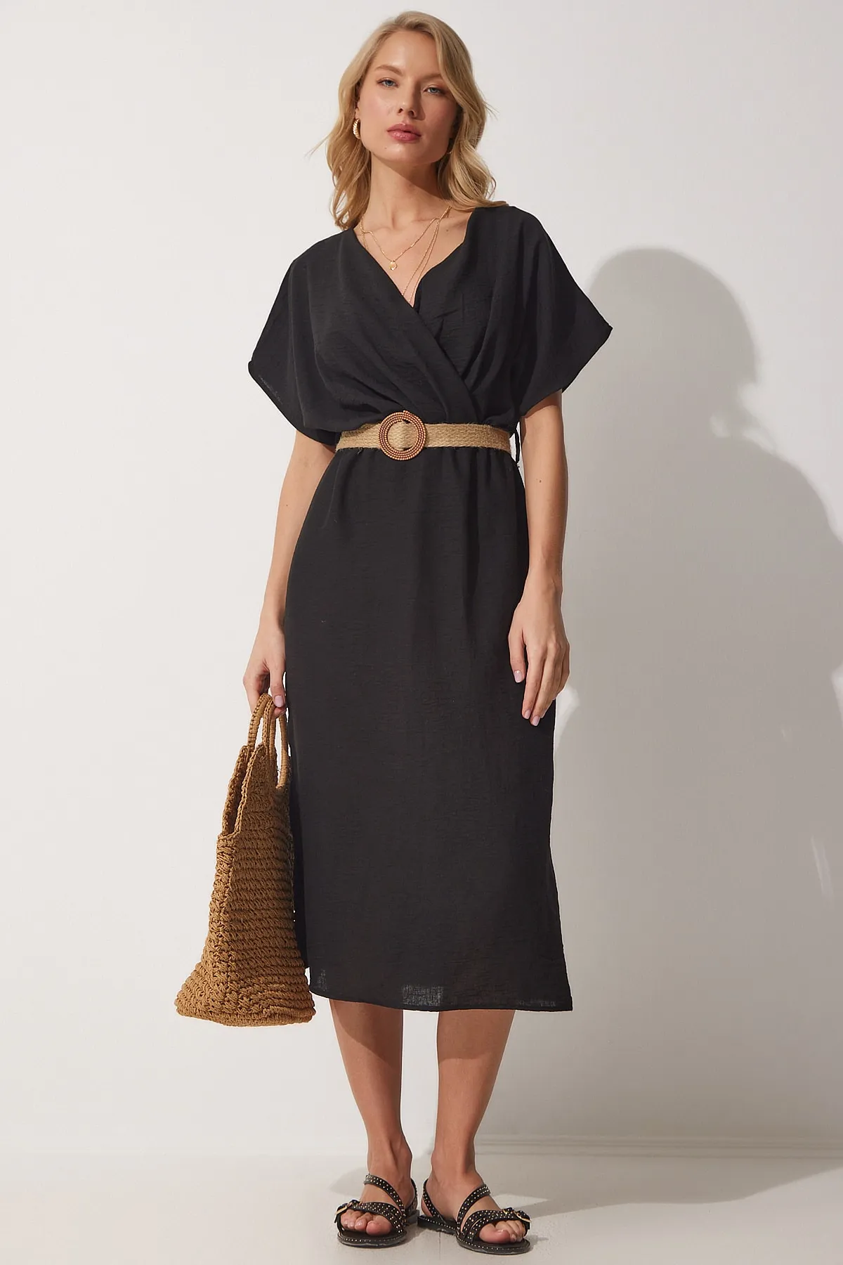 Happiness İstanbul  Schwarzes Ayrobin-Sommerkleid mit Strohgürtel für Damen ZH00022