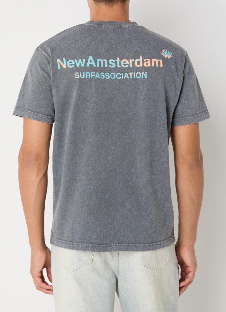 Nova majica Amsterdam Surf Association s printom na prednjoj i stražnjoj strani
