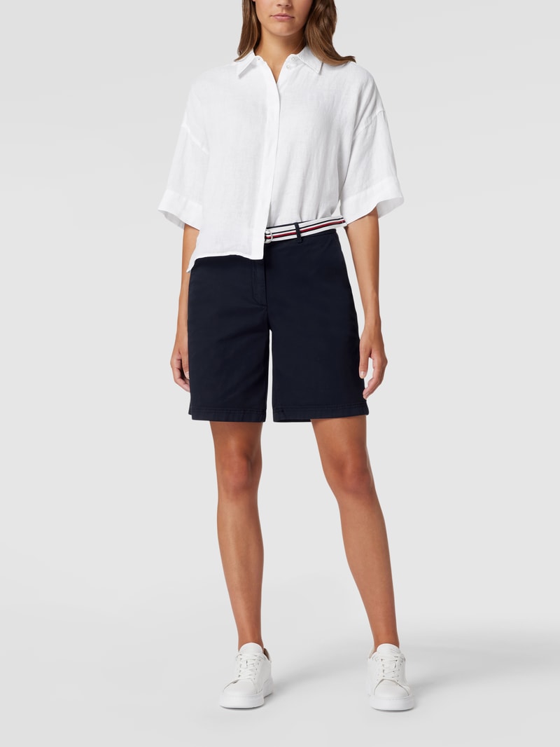 Bermudas mit Stoffgürtel in marineblau