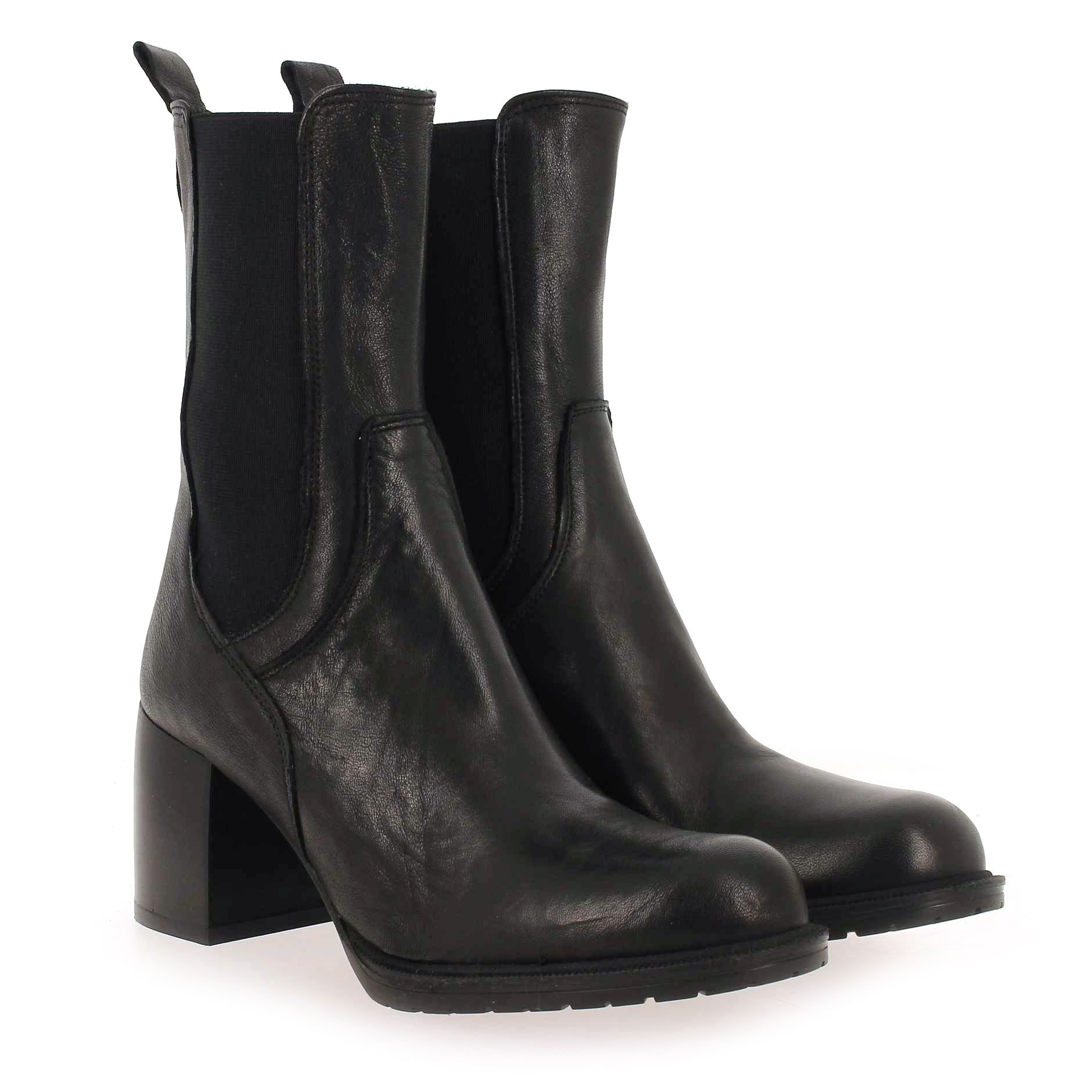 Emanuele Crasto   35003 - Noir