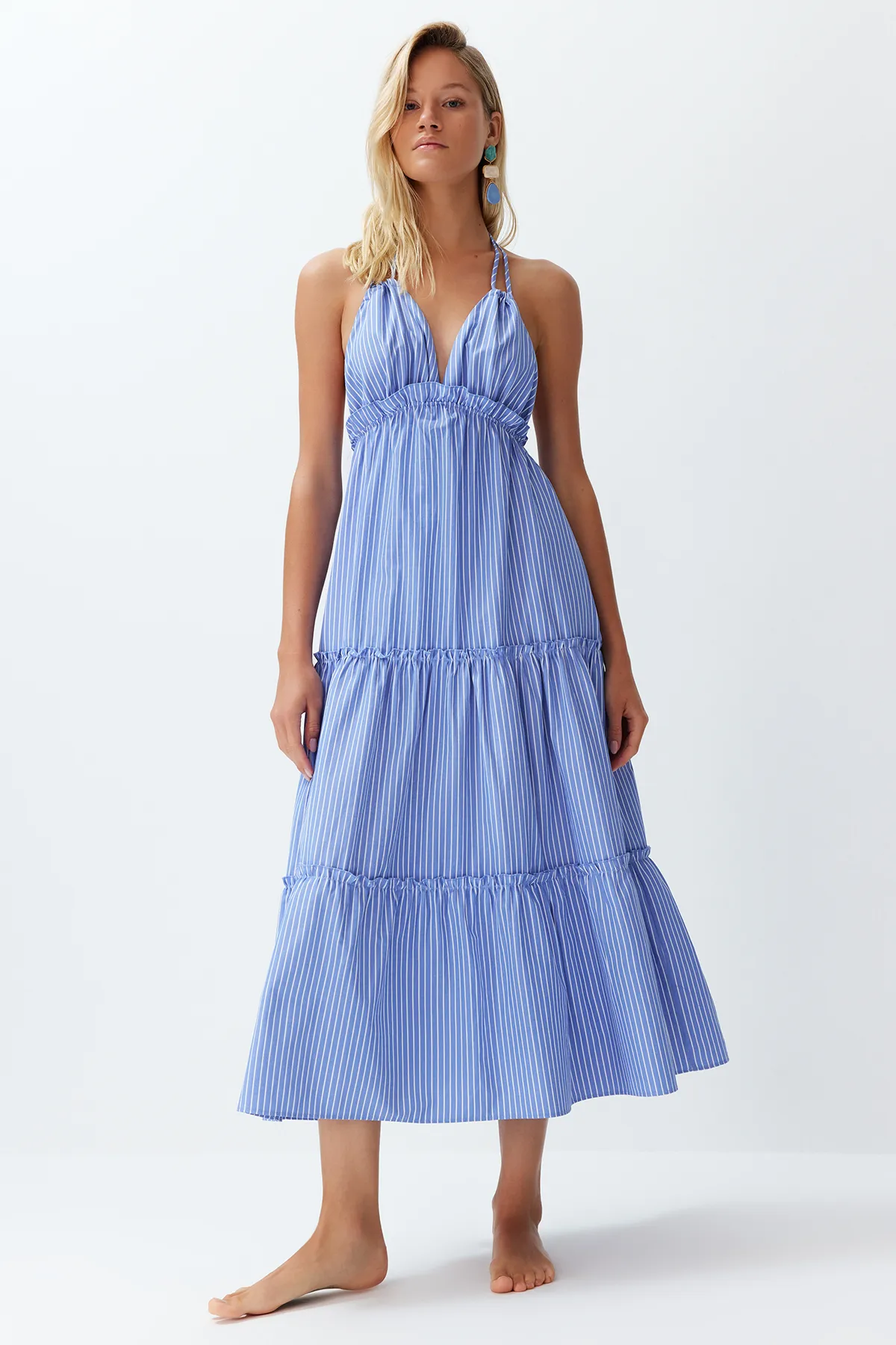 Trendyol Collection  Gestreiftes Maxi-Strandkleid mit gewebten Rüschen TBESS24EL00091