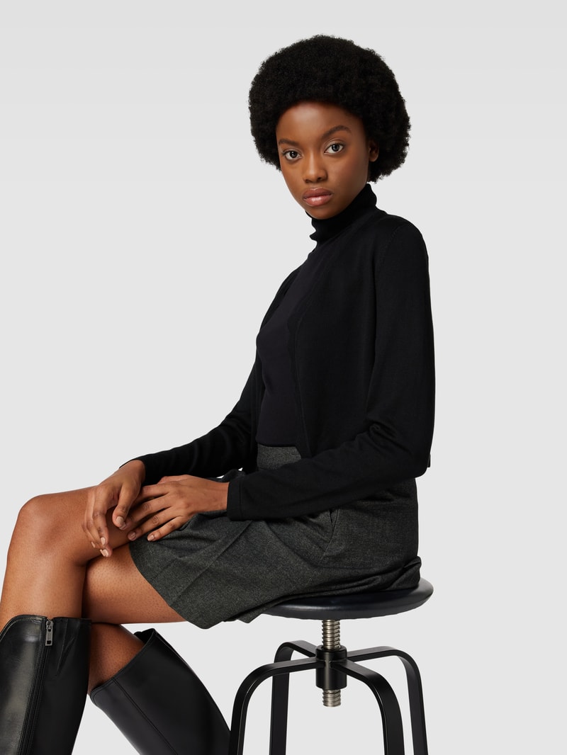 Strickjacke mit Wellensaum in schwarz