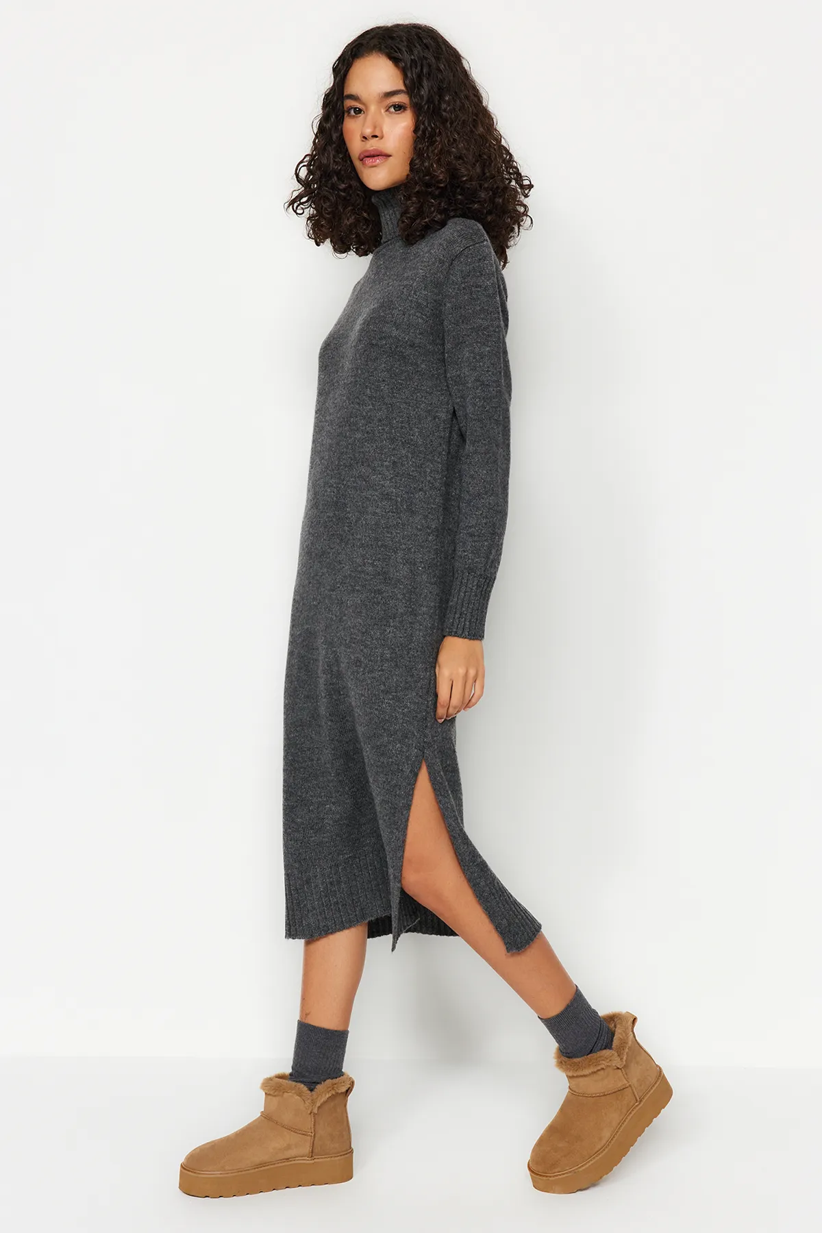 Trendyol Collection  Anthrazit Uni Weite Passform Midi TWOAW24EL00034