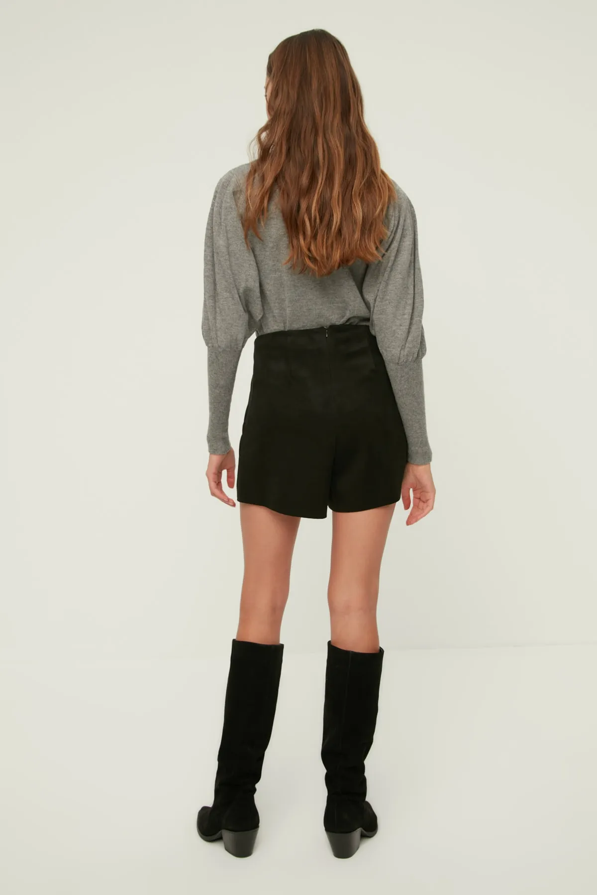 Trendyol Collection  Schwarzer Super-Mini-Shortsrock aus gewebtem Wildleder mit Reißverschlussdetails TWOAW22ET0423