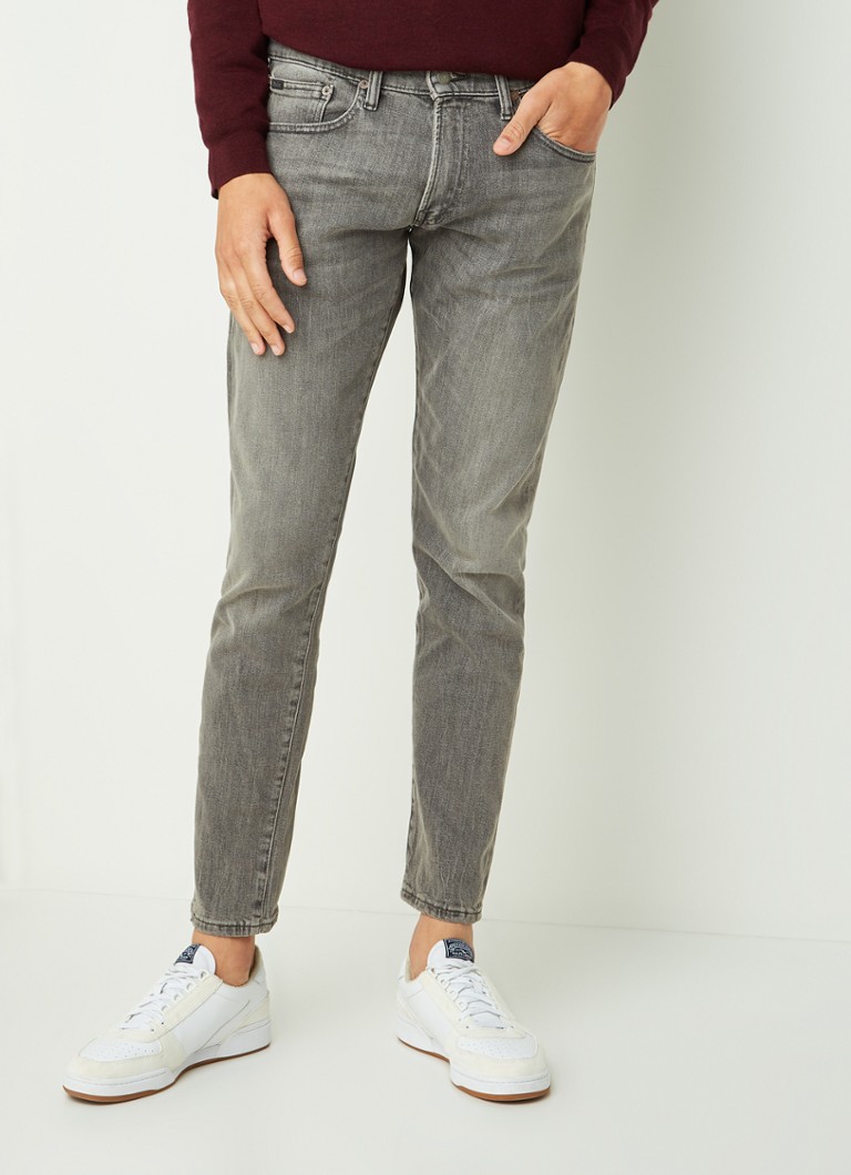 Un coupe ajustat și flexibil de la Jean Ralph Lauren Sullivan.