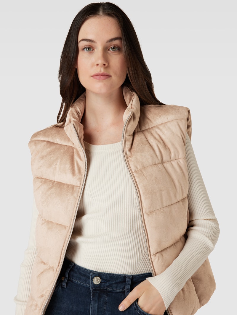 Weste mit Allover-Label-Details Modell 'JOLE' in beige