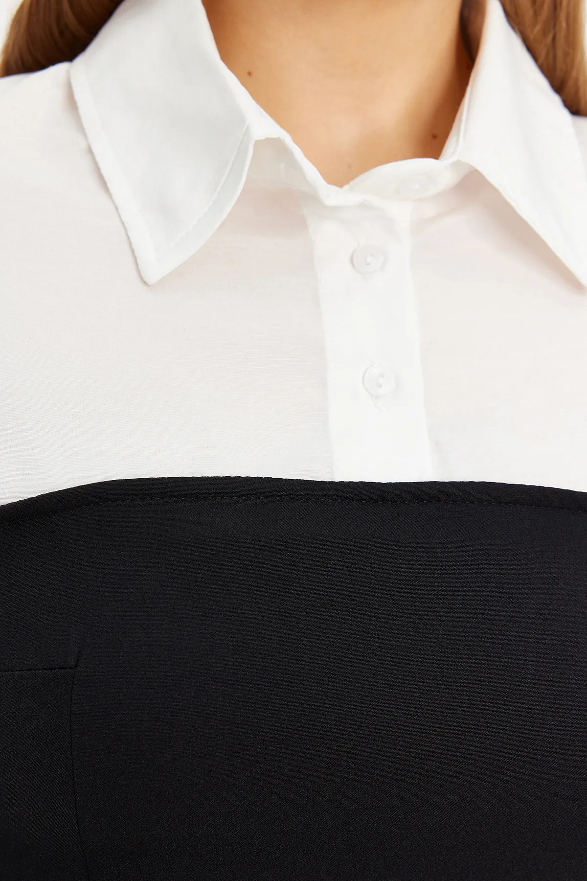 Trendyol Curve  Mehrfarbige gewebte Bluse mit Hemdkragen TBBAW24AF00062