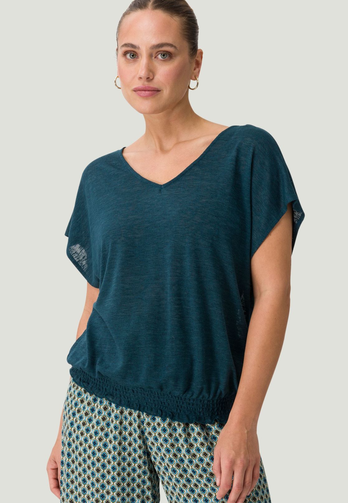 Shirt mit Rückenausschnitt
