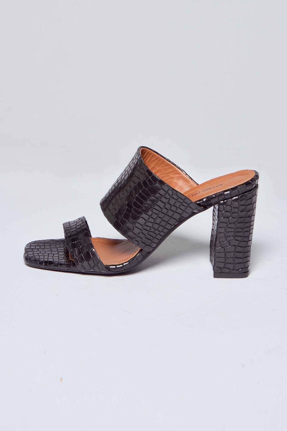 Astrid Black Label Sandales Nu Pieds Femme couleur noir