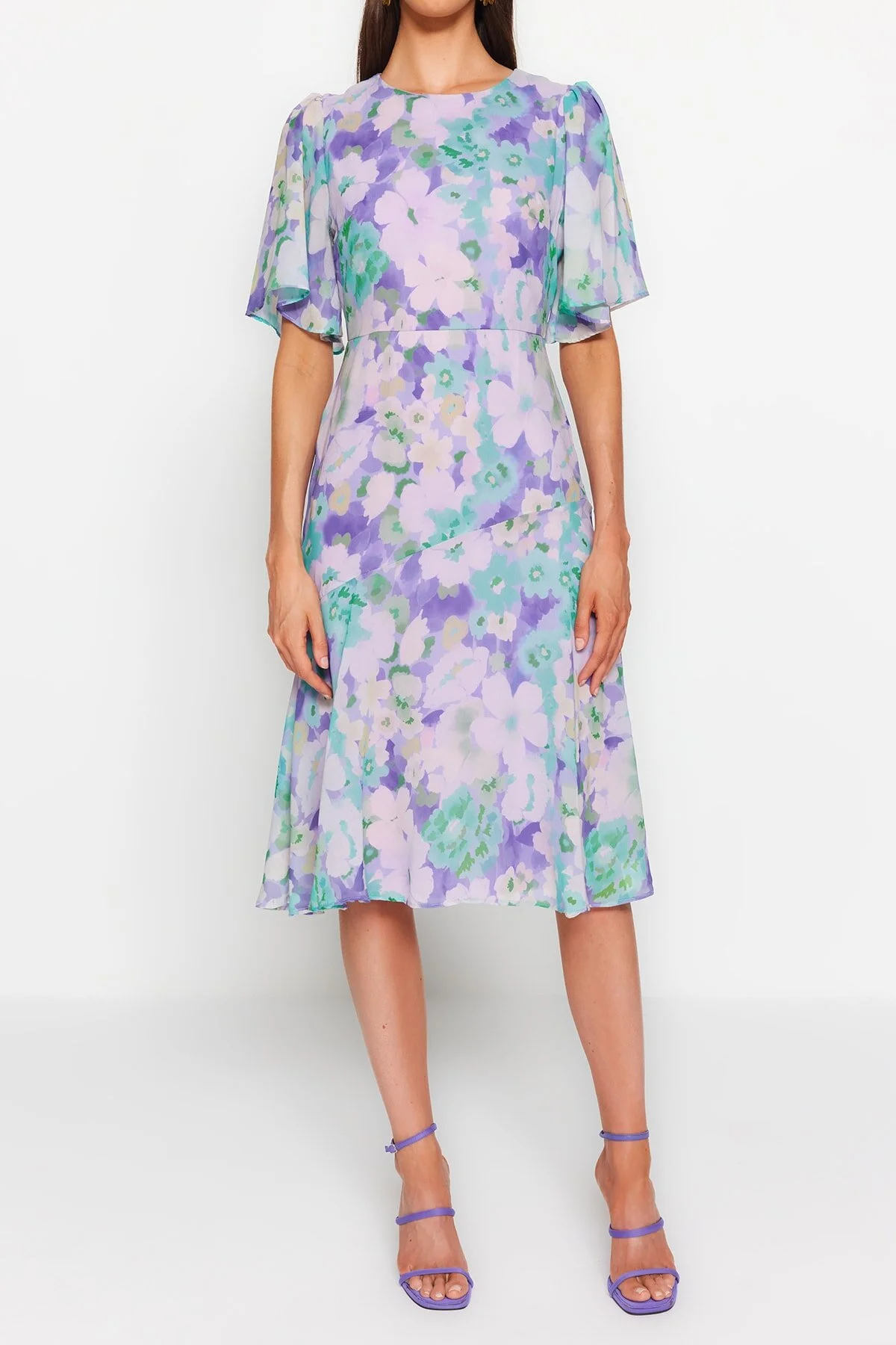 Trendyol Collection  Mehrfarbiges A-Linien-Basic-Midi-Webkleid aus Chiffon TWOSS20EL0908