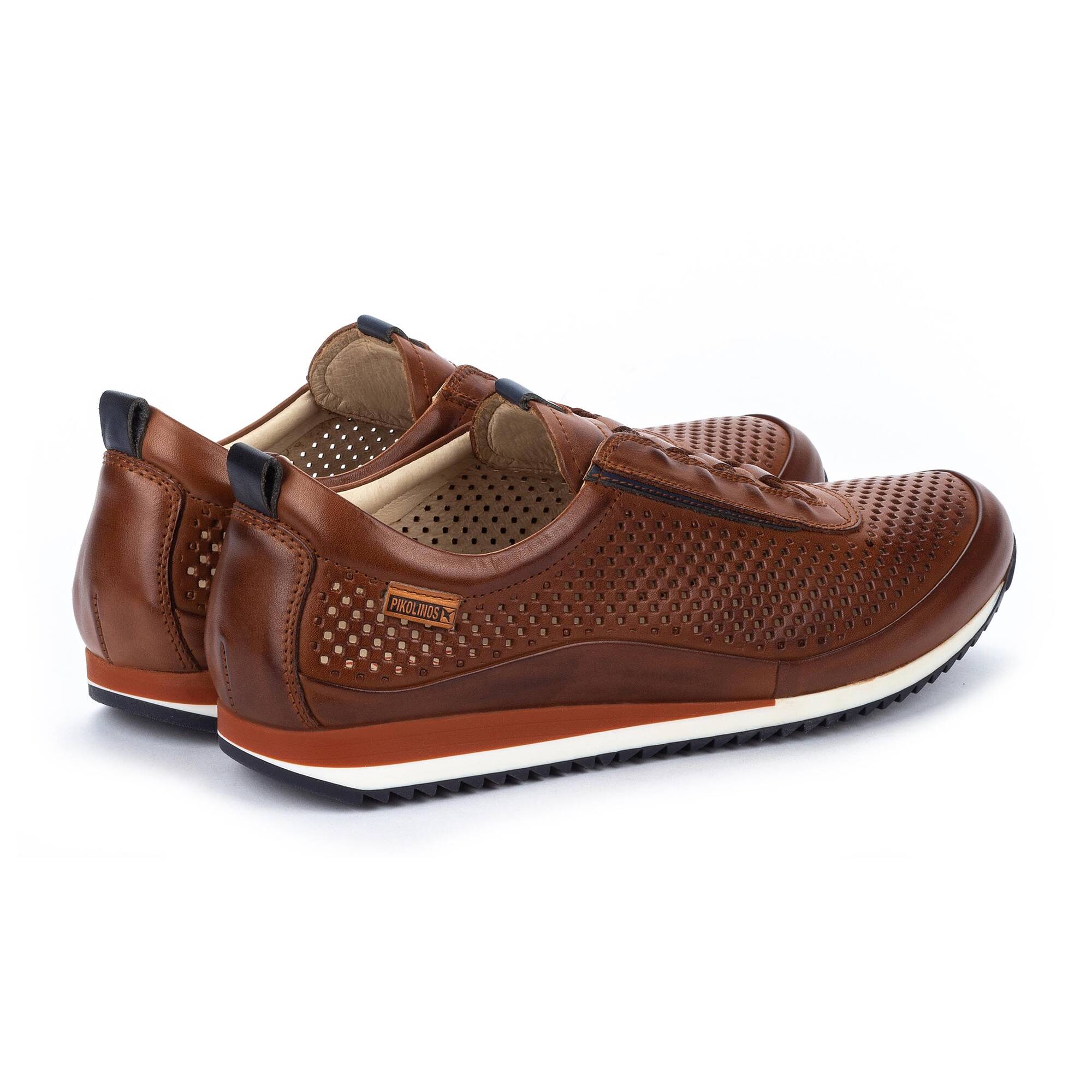 Buty sportowe męskie z gumką - SKÓRA