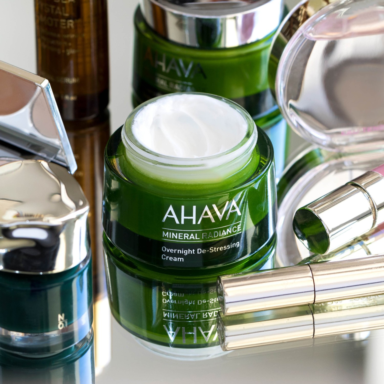 AHAVA mineralna dnevna krema za sjaj SPF15