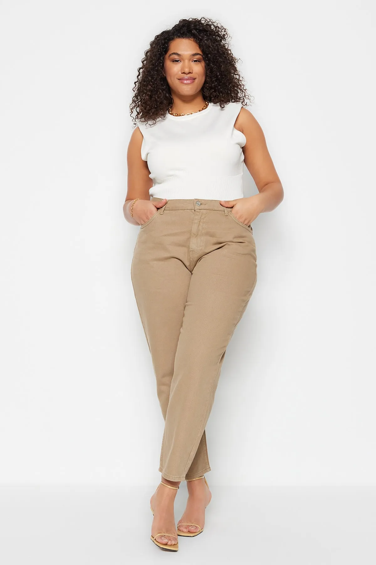 Trendyol Curve  Große Größen in Jeans - Braun - Mom