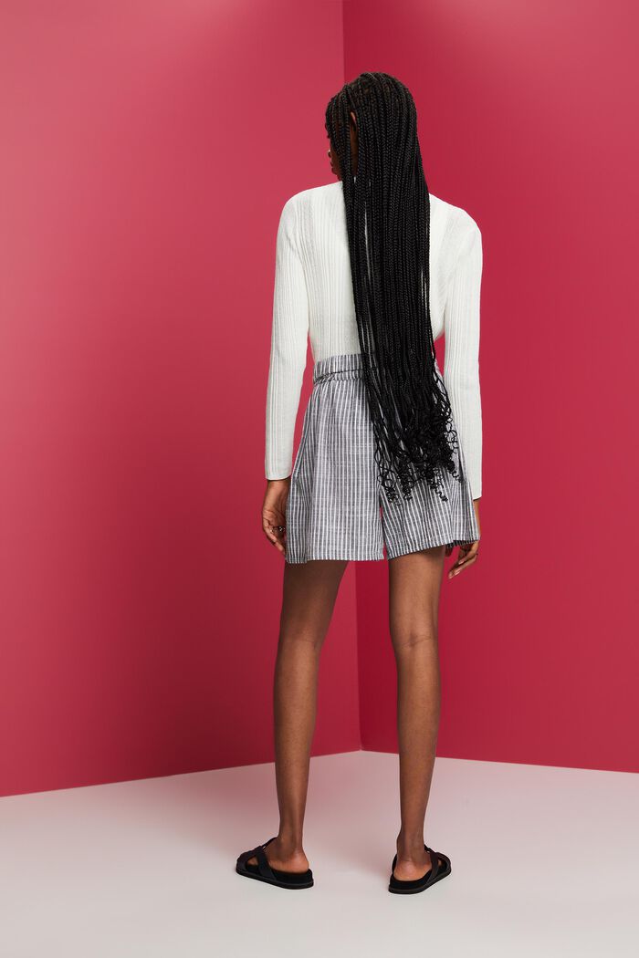 Shorts woven