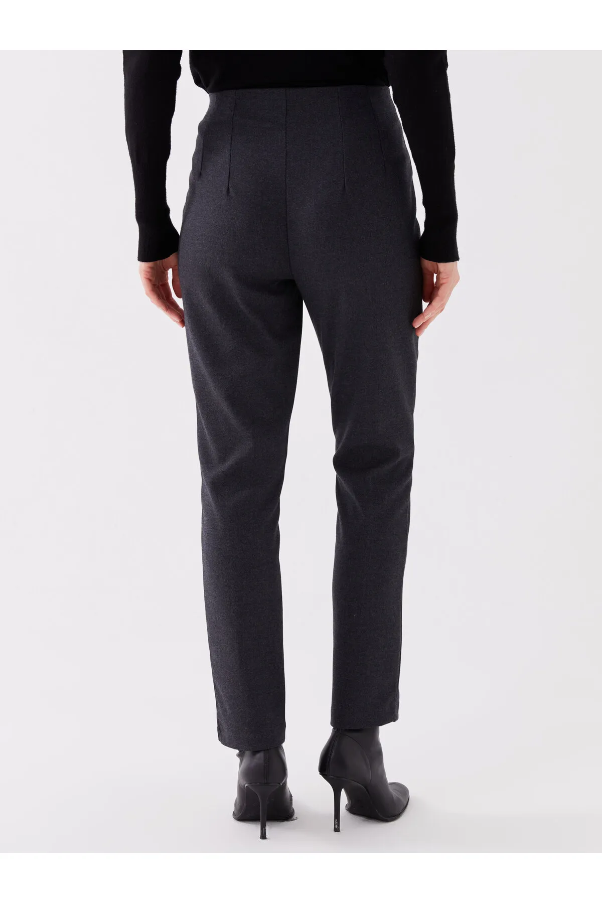 LC Waikiki  Slim-Fit-Damenhose mit Nahtdetails