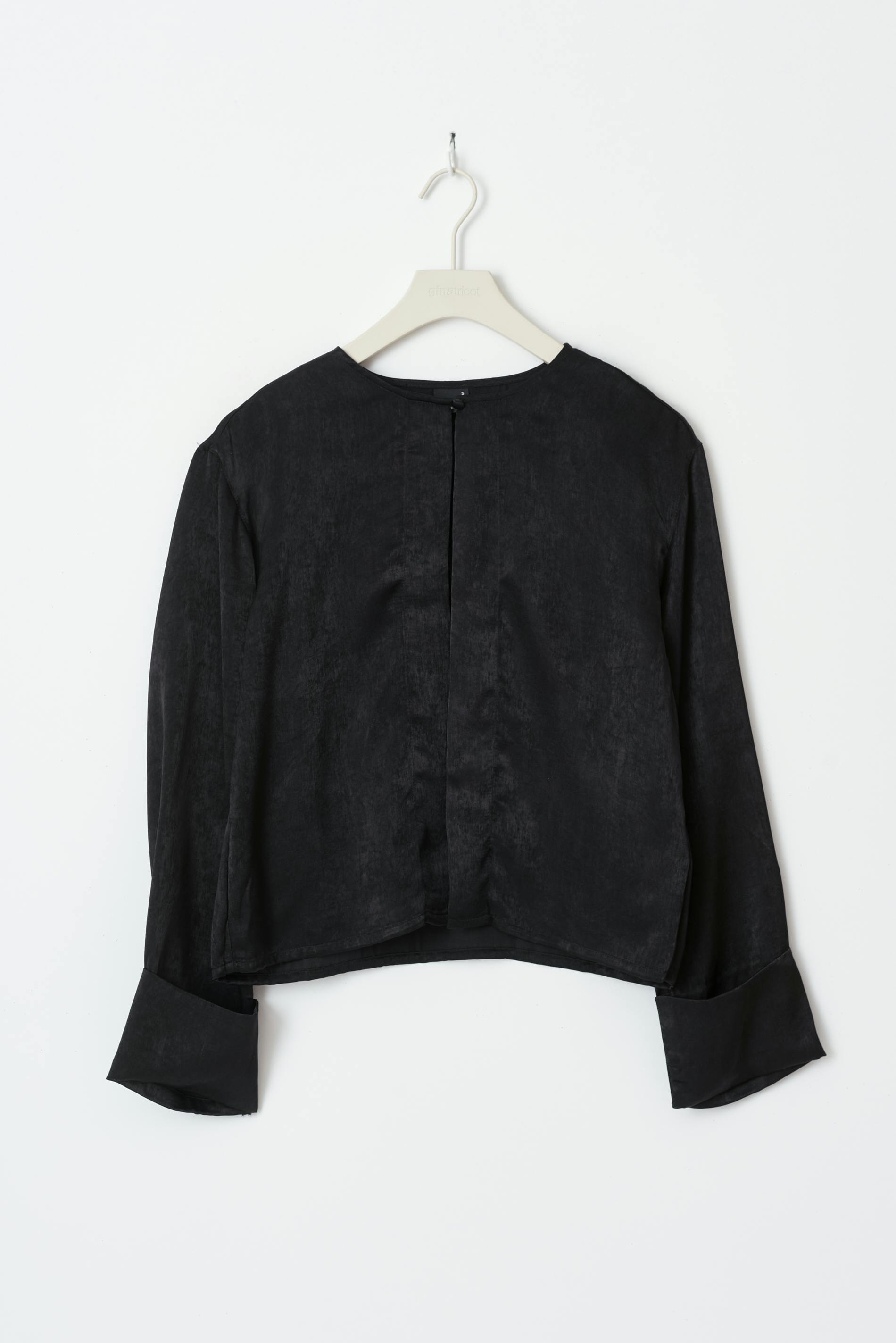 One button blouse
