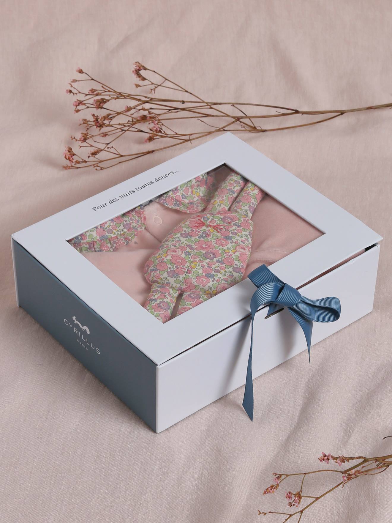 Coffret cadeau bébé : dors-bien en velours et tissu Liberty + doudou en tissu Liberty CYRILLUS rose