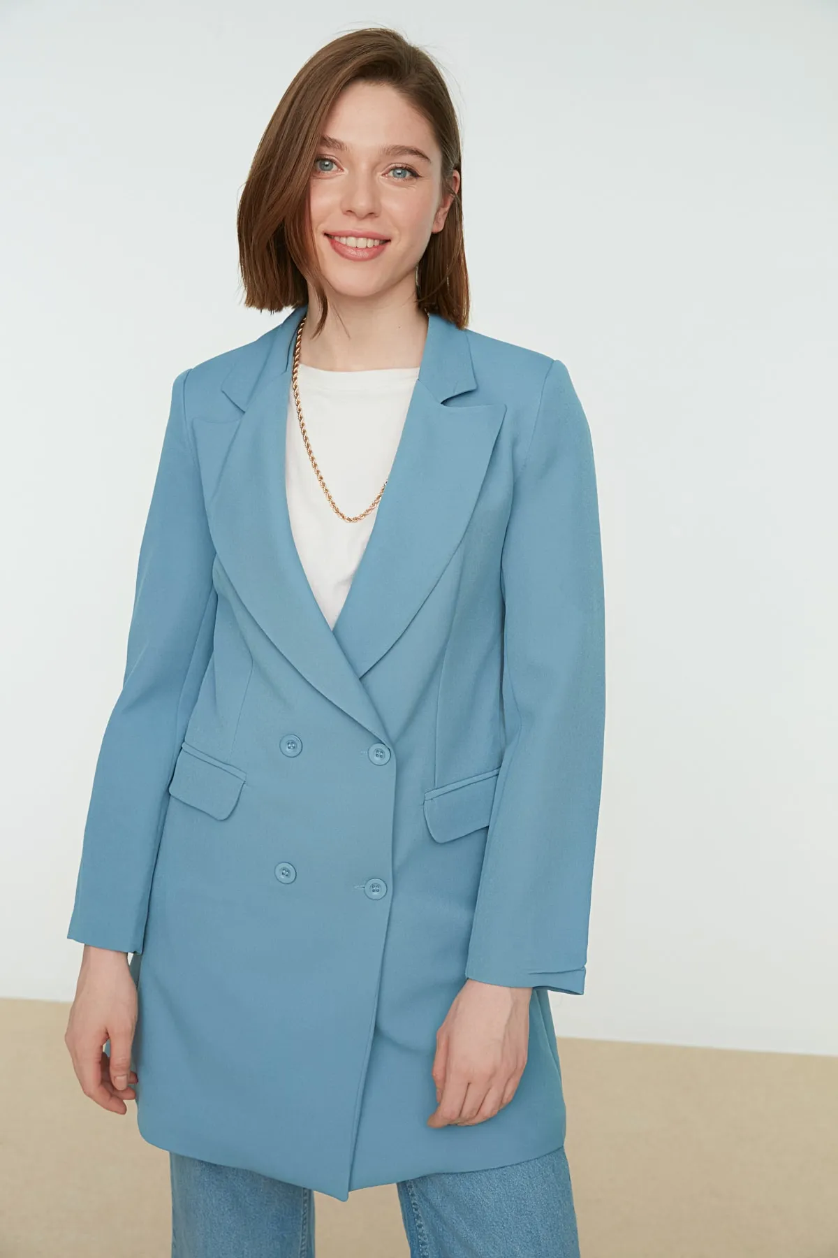 Trendyol Modest  Blauer Blazer aus Webstoff mit doppelter Knopftasche und detailliertem Futter TCTAW22CK0007