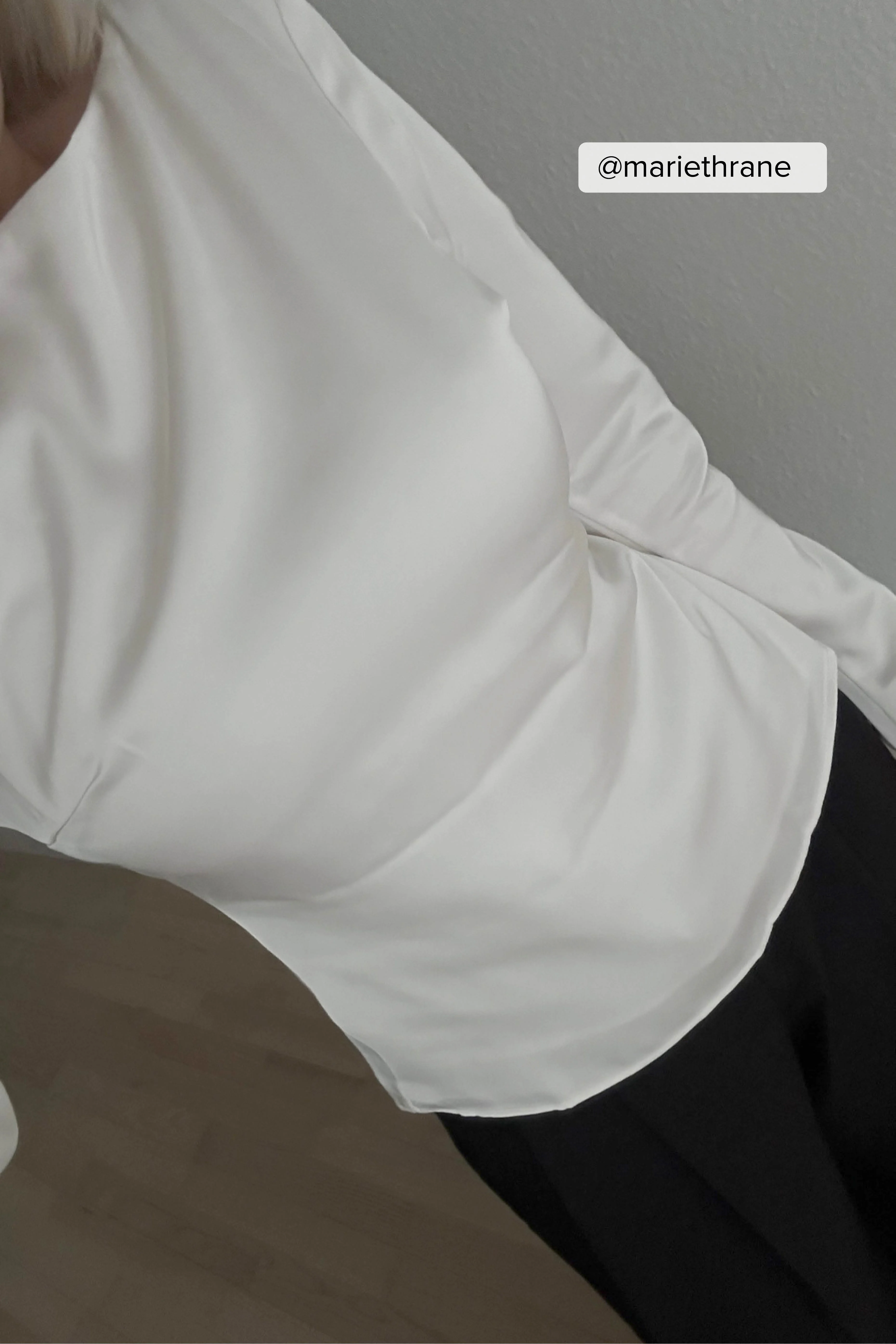 Asymmetrische Bluse mit offenem Rücken