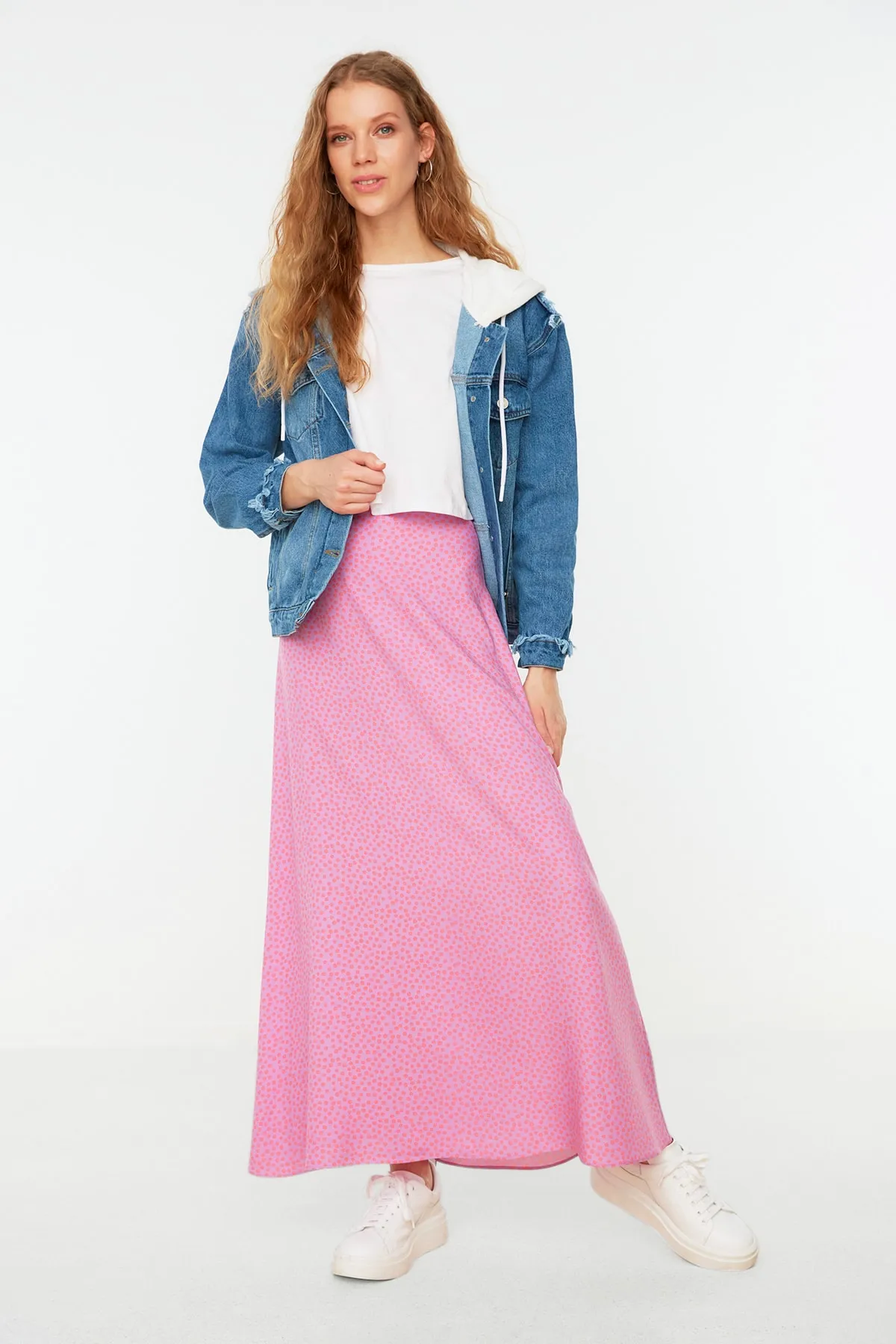 Trendyol Modest  Fliederfarbener, gepunkteter, ausgestellter Webrock TCTSS22EE0006