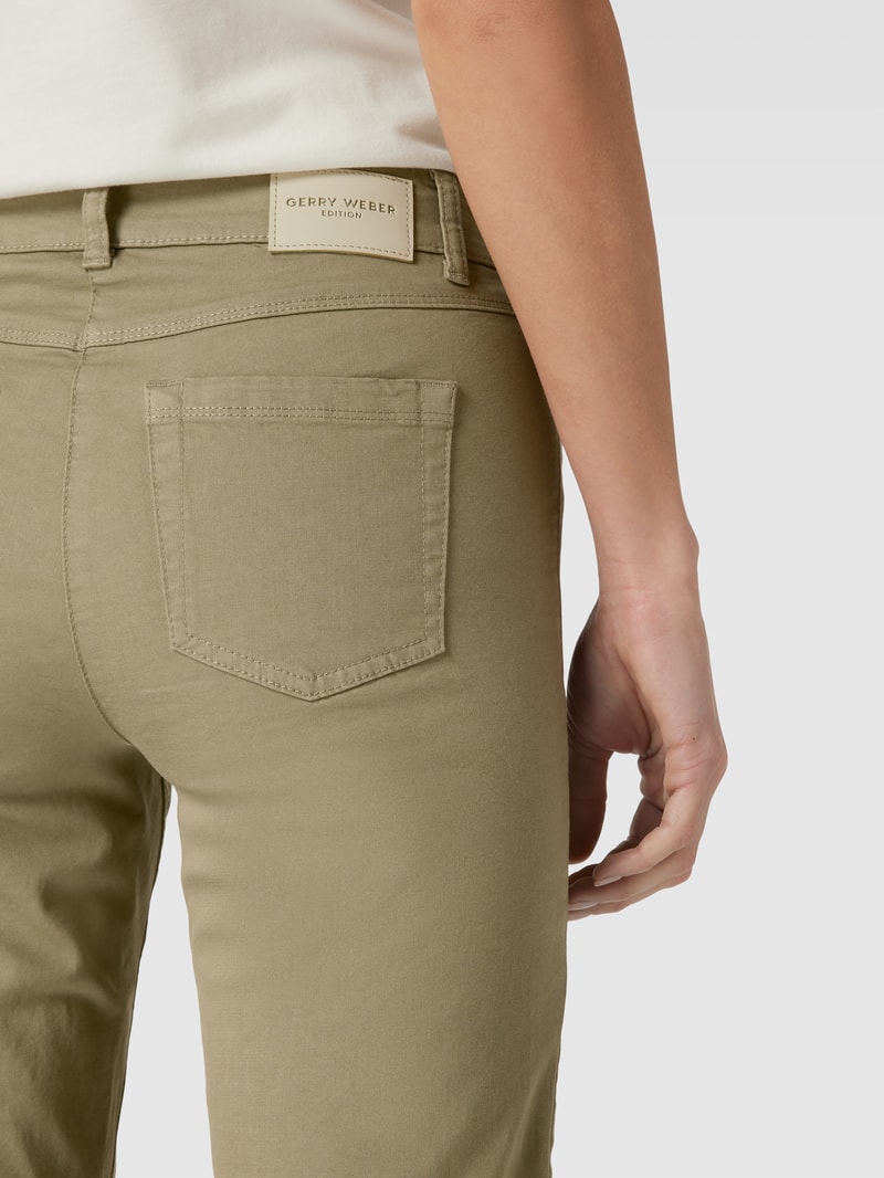 Jeans mit geradem Schnitt in olivgrün