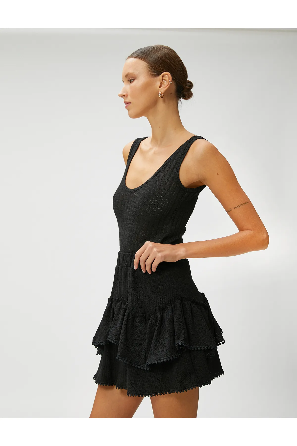 Koton  Gestufter Minirock mit Muscheldetail