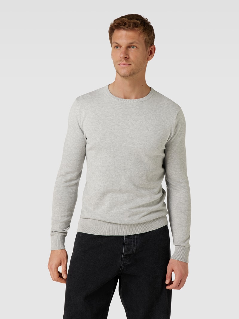 Strickpullover mit Logo-Stitching in hellgrau meliert