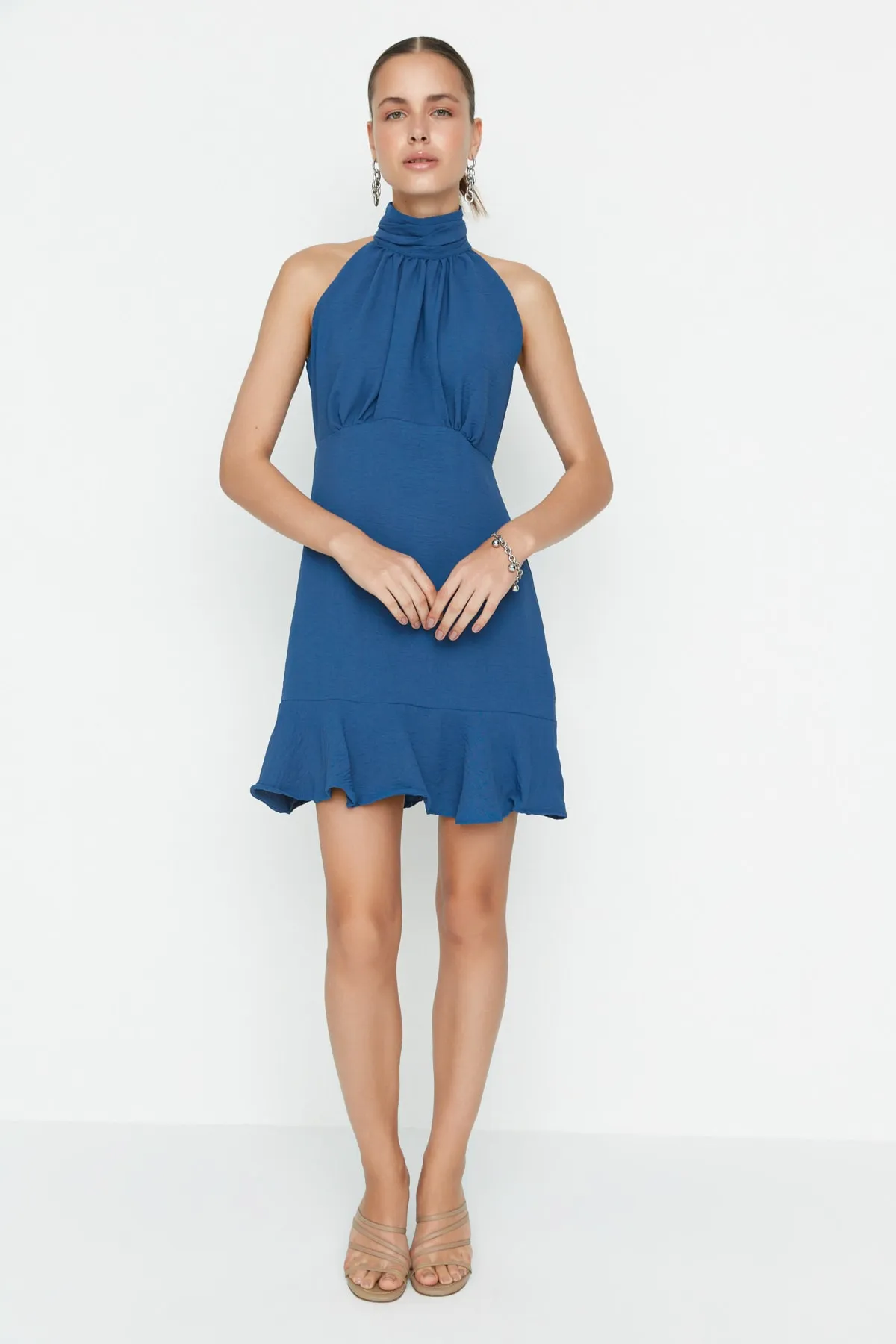 Trendyol Collection  Marineblaues Skaterrock-Neckholder-Webkleid TWOSS21EL1538