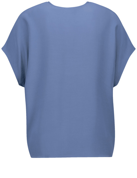 Fließendes Blusenshirt mit Faltendetail